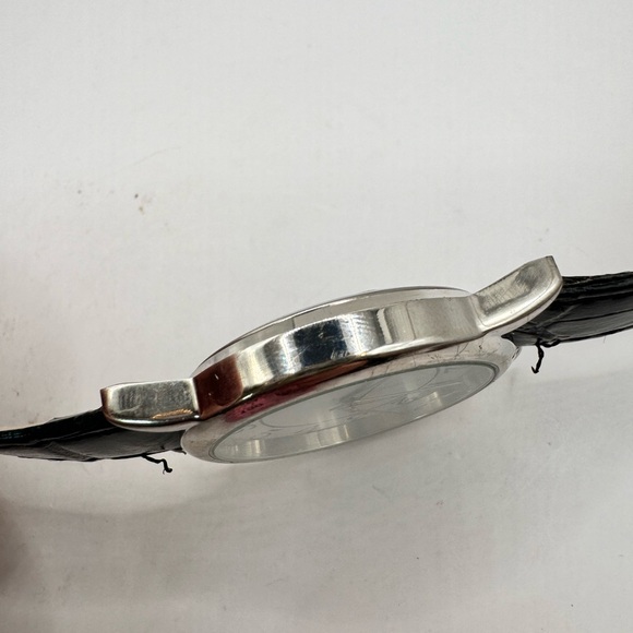 Set of two Calvin hill watches needs battery - Picture 10 of 13